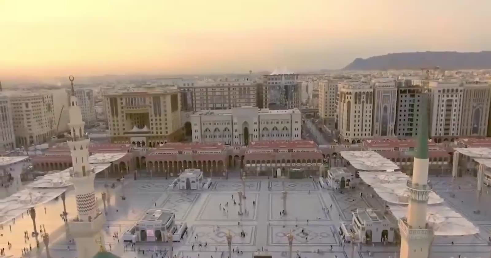Vue de la Mosquée du Prophète à Médine au coucher du soleil